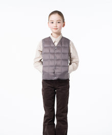 GRAY／Model Height 135cm／Wearing Size 140