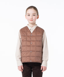 MOCHA／Model Height 135cm／Wearing Size 140
