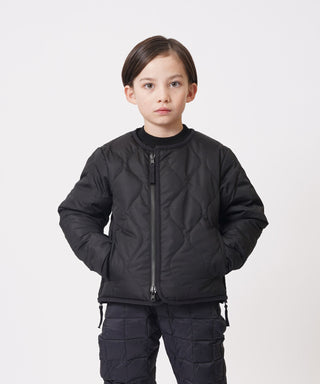 BLACK×CREAM／Model Height 127cm／Wearing Size 140