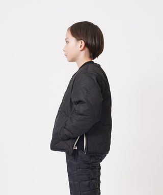 BLACK×CREAM／Model Height 127cm／Wearing Size 140