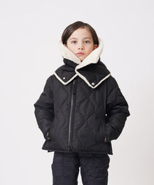 BLACK×CREAM／Model Height 127cm／Wearing Size 140