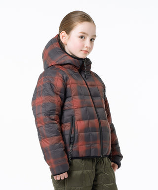 CHECK(BLK/RED)×BLACK／Model Height 135cm／Wearing Size 140