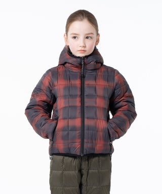 CHECK(BLK/RED)×BLACK／Model Height 135cm／Wearing Size 140