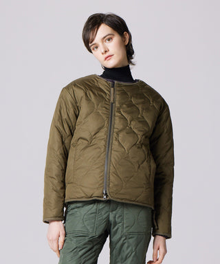 D.OLIVE×CREAM（DOWN SIDE）／Model Height 169cm／Wearing Size XS