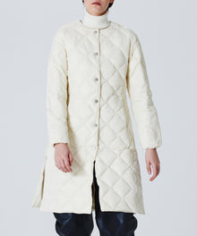 OFF WHITE／Model Height 169cm／Wearing Size M